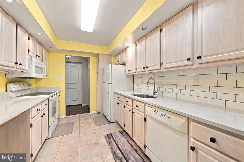 103 W MONTGOMERY AVE #3-C, ARDMORE, PA 19003 — photo 5