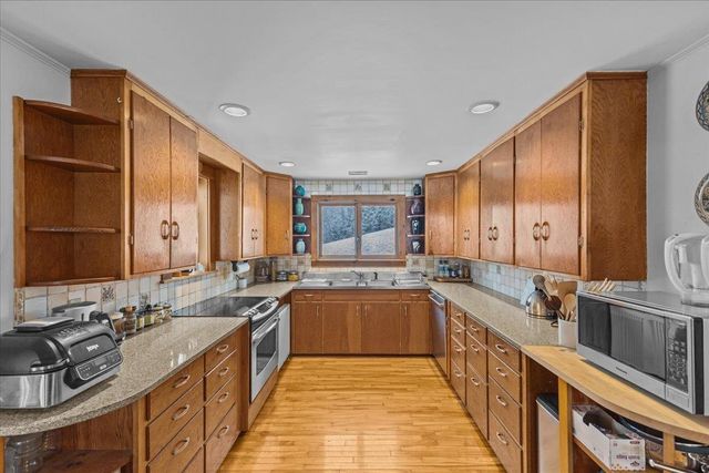 1986 Lower Elmore Mountain Road, Morristown, VT 05661