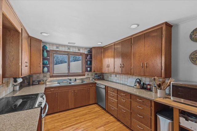 1986 Lower Elmore Mountain Road, Morristown, VT 05661