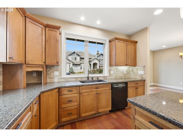 19484 Sw Lorna Ln, Lake Oswego, OR 97035