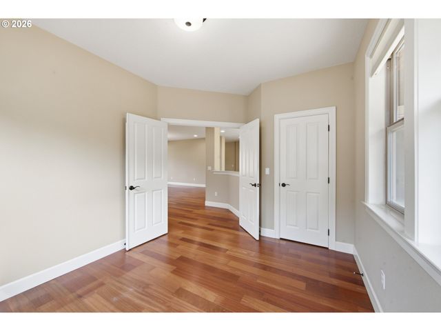 19484 Sw Lorna Ln, Lake Oswego, OR 97035
