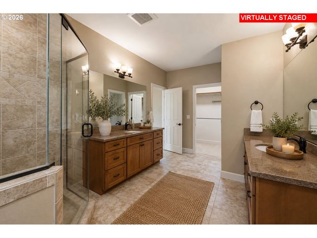 19484 Sw Lorna Ln, Lake Oswego, OR 97035