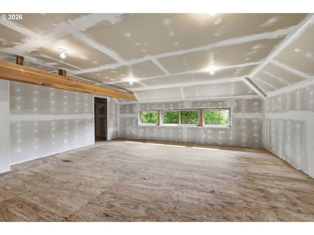 19484 Sw Lorna Ln, Lake Oswego, OR 97035