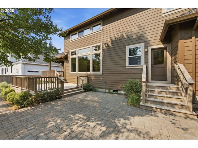 19484 Sw Lorna Ln, Lake Oswego, OR 97035