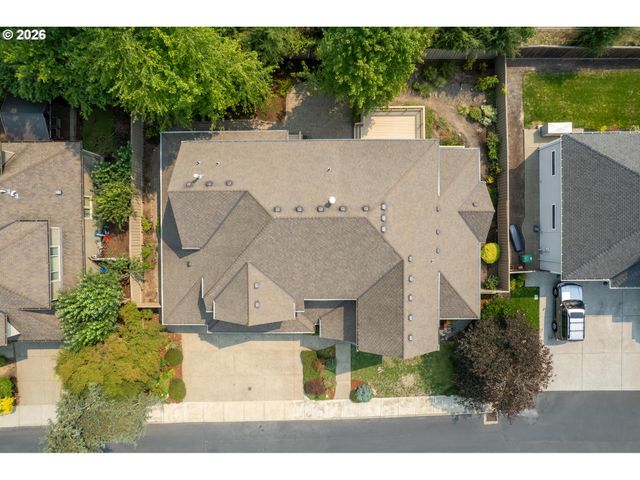 19484 Sw Lorna Ln, Lake Oswego, OR 97035