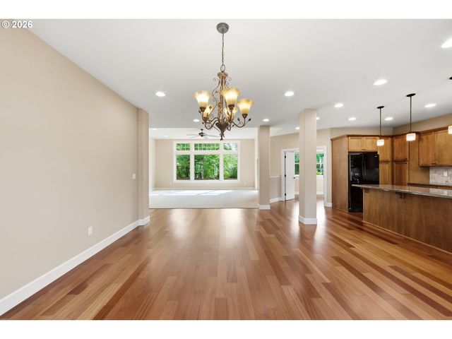 19484 Sw Lorna Ln, Lake Oswego, OR 97035
