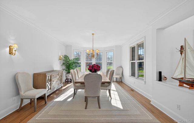 1 Pembroke Drive, Glen Cove, NY 11542