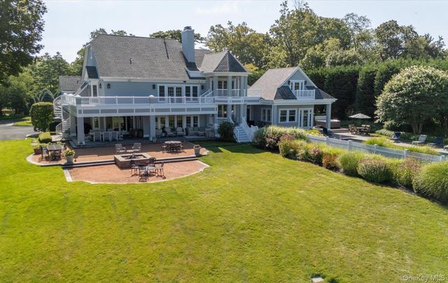 1 Pembroke Drive, Glen Cove, NY 11542