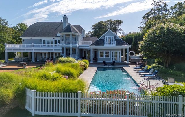 1 Pembroke Drive, Glen Cove, NY 11542