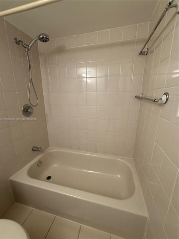 5033 NW 7th St 408, Miami, FL 33126