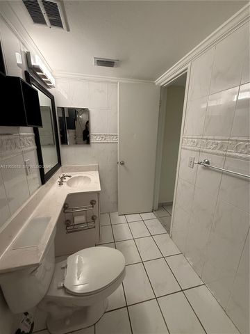 5033 NW 7th St 408, Miami, FL 33126