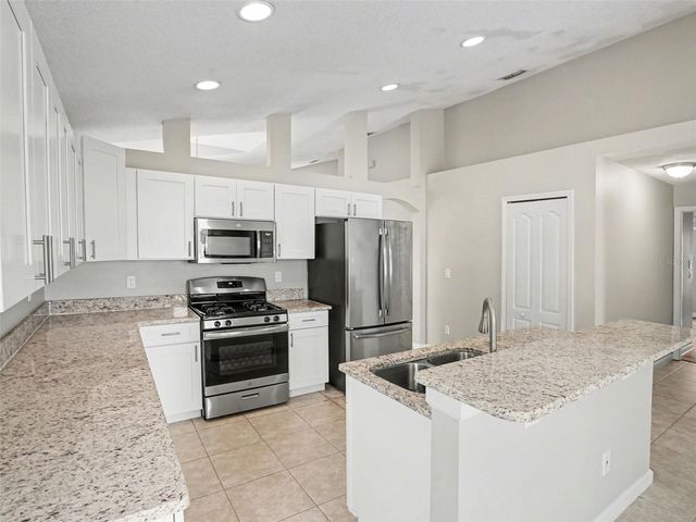 2830 WILSHIRE ROAD, Clermont, FL 34714