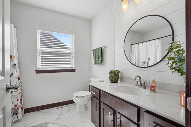 2921 Timber Cove Drive, Cedar Falls, IA 50613