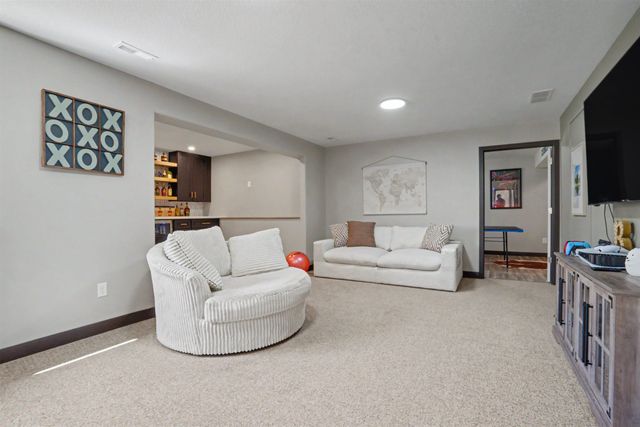 2921 Timber Cove Drive, Cedar Falls, IA 50613