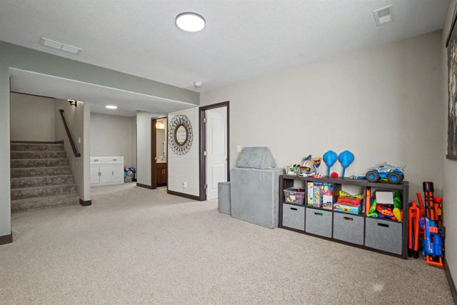 2921 Timber Cove Drive, Cedar Falls, IA 50613