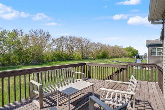 2921 Timber Cove Drive, Cedar Falls, IA 50613