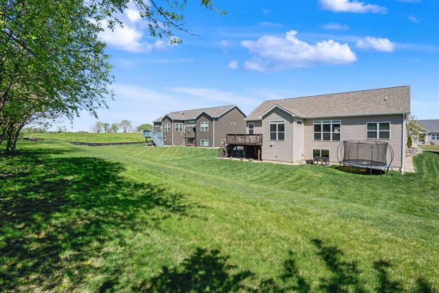 2921 Timber Cove Drive, Cedar Falls, IA 50613