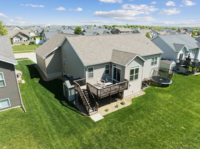 2921 Timber Cove Drive, Cedar Falls, IA 50613
