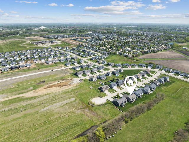2921 Timber Cove Drive, Cedar Falls, IA 50613