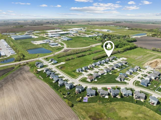 2921 Timber Cove Drive, Cedar Falls, IA 50613