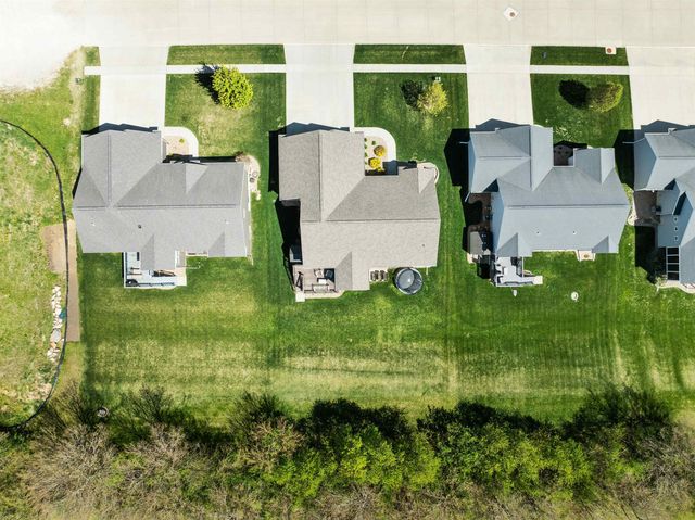 2921 Timber Cove Drive, Cedar Falls, IA 50613