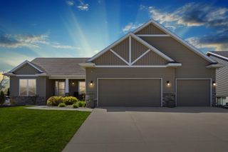 2921 Timber Cove Drive, Cedar Falls, IA 50613