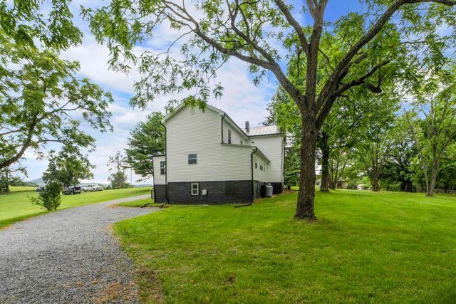 1159 NEW HOPE RD, Staunton, VA 24401