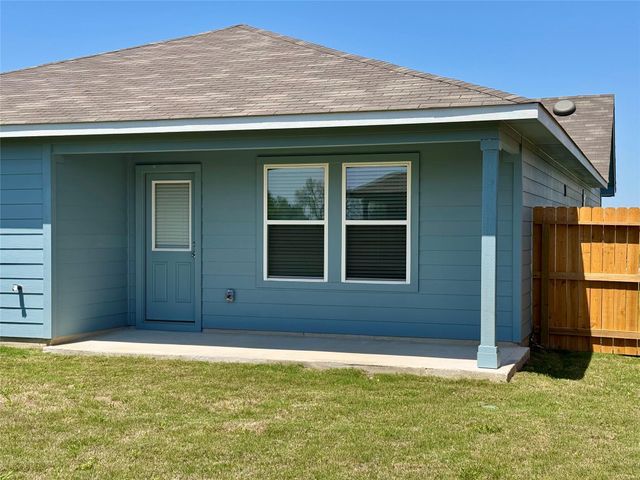 1714 Windsor BLVD, Lockhart, TX 78644