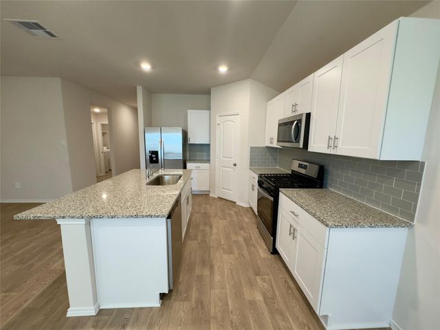 1714 Windsor BLVD, Lockhart, TX 78644