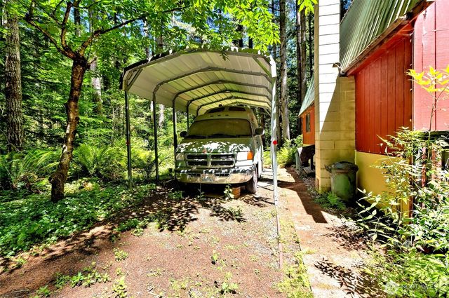 830 N Lake Cushman Road, Hoodsport, WA 98548