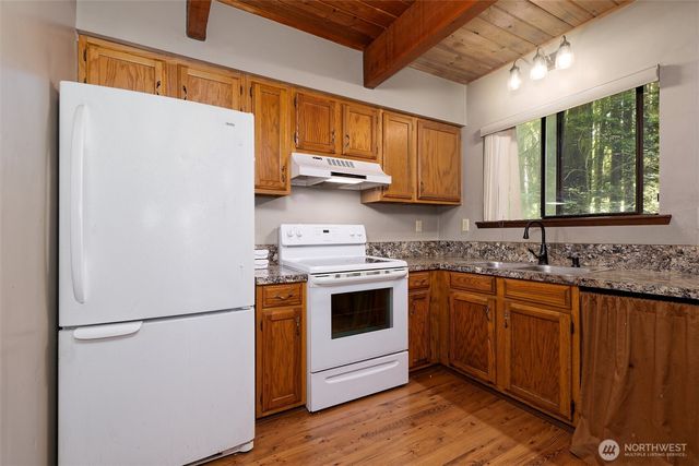 830 N Lake Cushman Road, Hoodsport, WA 98548
