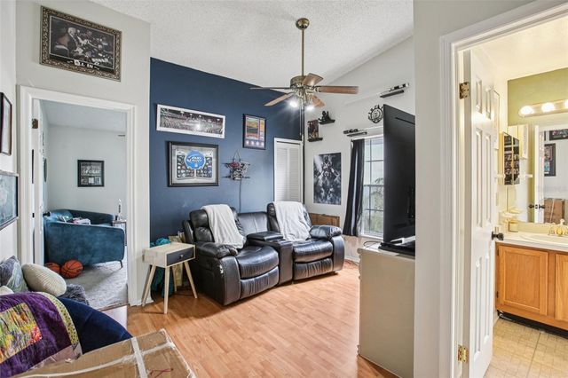 2316 FLETCHERS POINT CIRCLE, Tampa, FL 33613