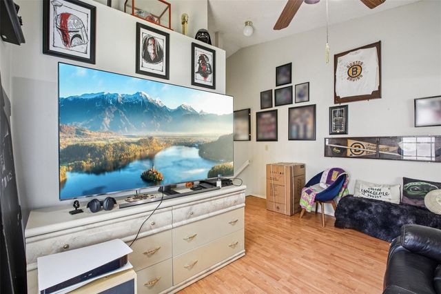 2316 FLETCHERS POINT CIRCLE, Tampa, FL 33613