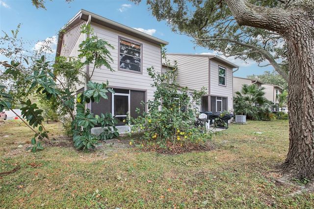 2316 FLETCHERS POINT CIRCLE, Tampa, FL 33613
