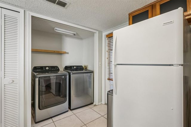 2316 FLETCHERS POINT CIRCLE, Tampa, FL 33613