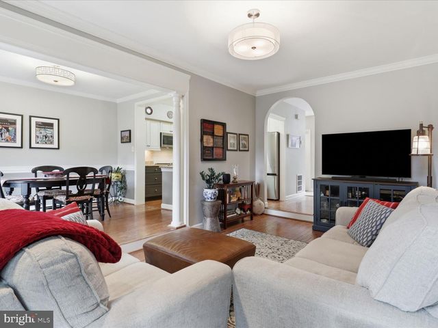 2712 KENWOOD AVE, Alexandria, VA 22302