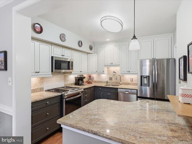 2712 KENWOOD AVE, Alexandria, VA 22302