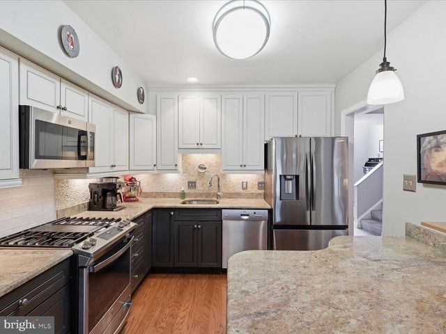 2712 KENWOOD AVE, Alexandria, VA 22302