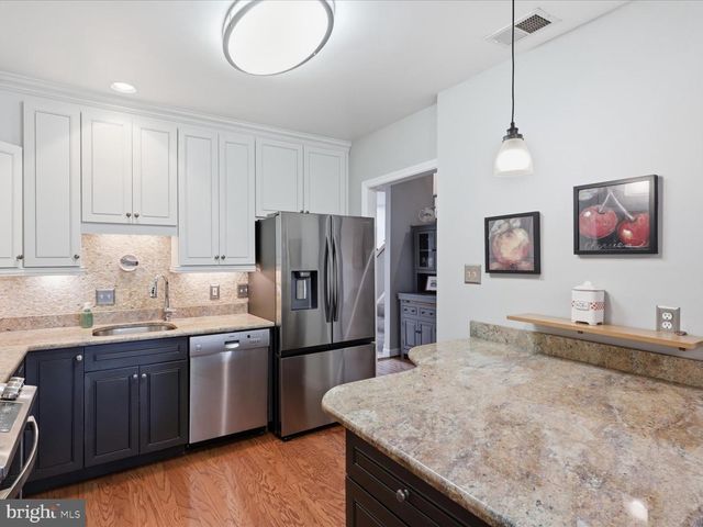2712 KENWOOD AVE, Alexandria, VA 22302