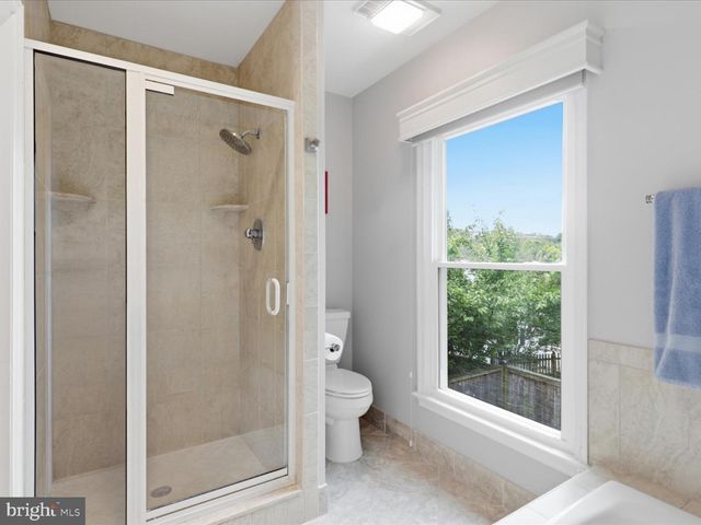 2712 KENWOOD AVE, Alexandria, VA 22302