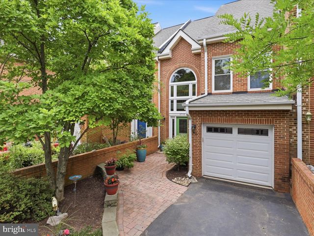 2712 KENWOOD AVE, Alexandria, VA 22302