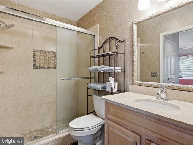 2712 KENWOOD AVE, Alexandria, VA 22302