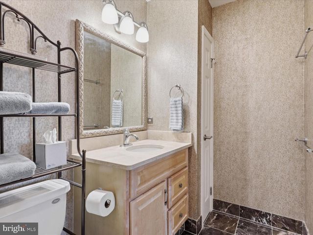 2712 KENWOOD AVE, Alexandria, VA 22302