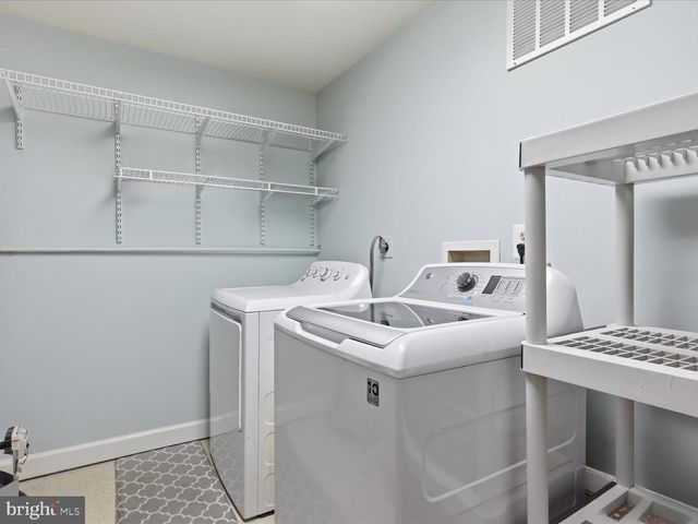 2712 KENWOOD AVE, Alexandria, VA 22302