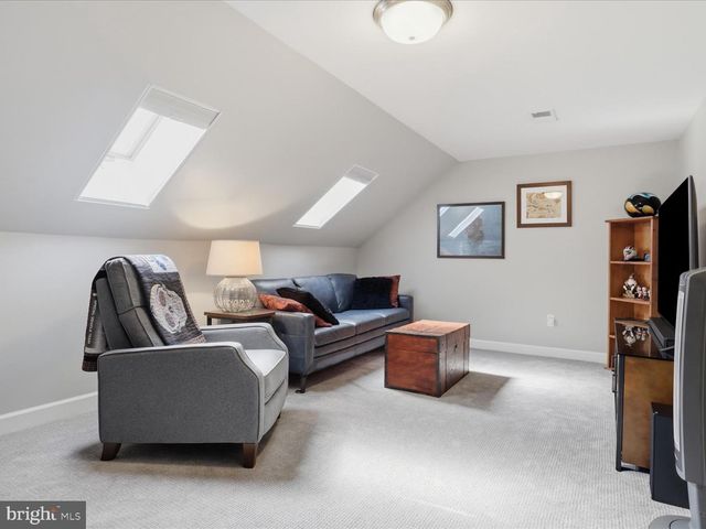 2712 KENWOOD AVE, Alexandria, VA 22302