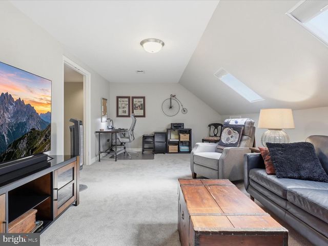 2712 KENWOOD AVE, Alexandria, VA 22302