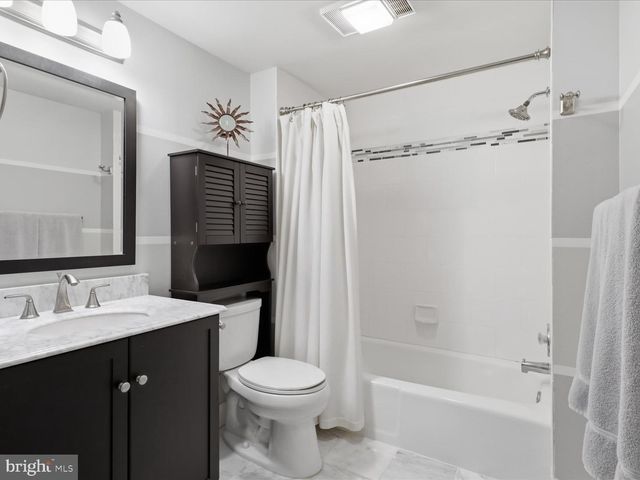 2712 KENWOOD AVE, Alexandria, VA 22302