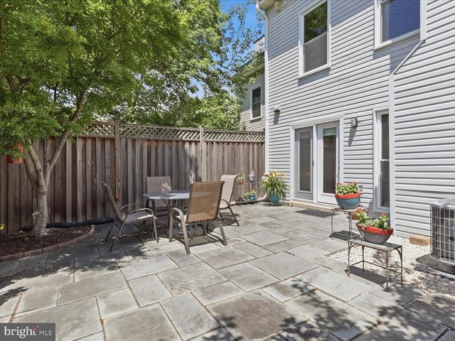 2712 KENWOOD AVE, Alexandria, VA 22302
