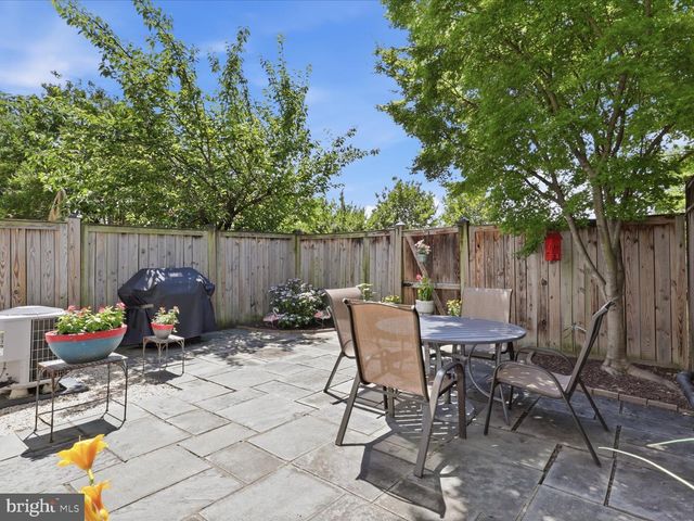2712 KENWOOD AVE, Alexandria, VA 22302