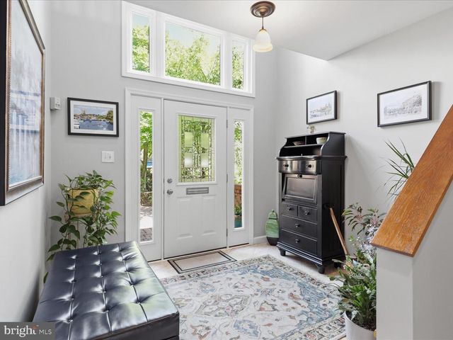 2712 KENWOOD AVE, Alexandria, VA 22302